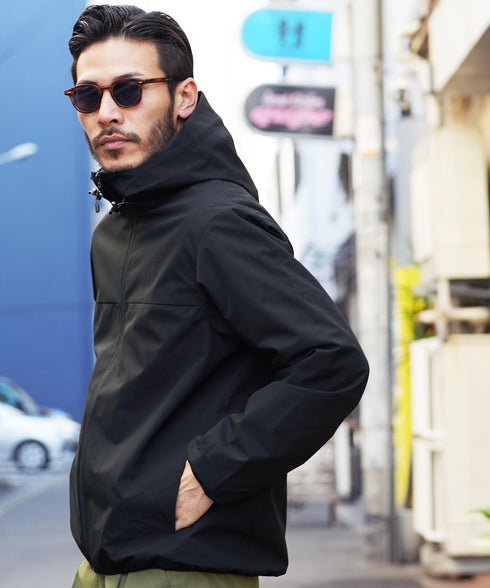 ブラック(パーカー) MODEL : GO 180cm 66kg Lsize
